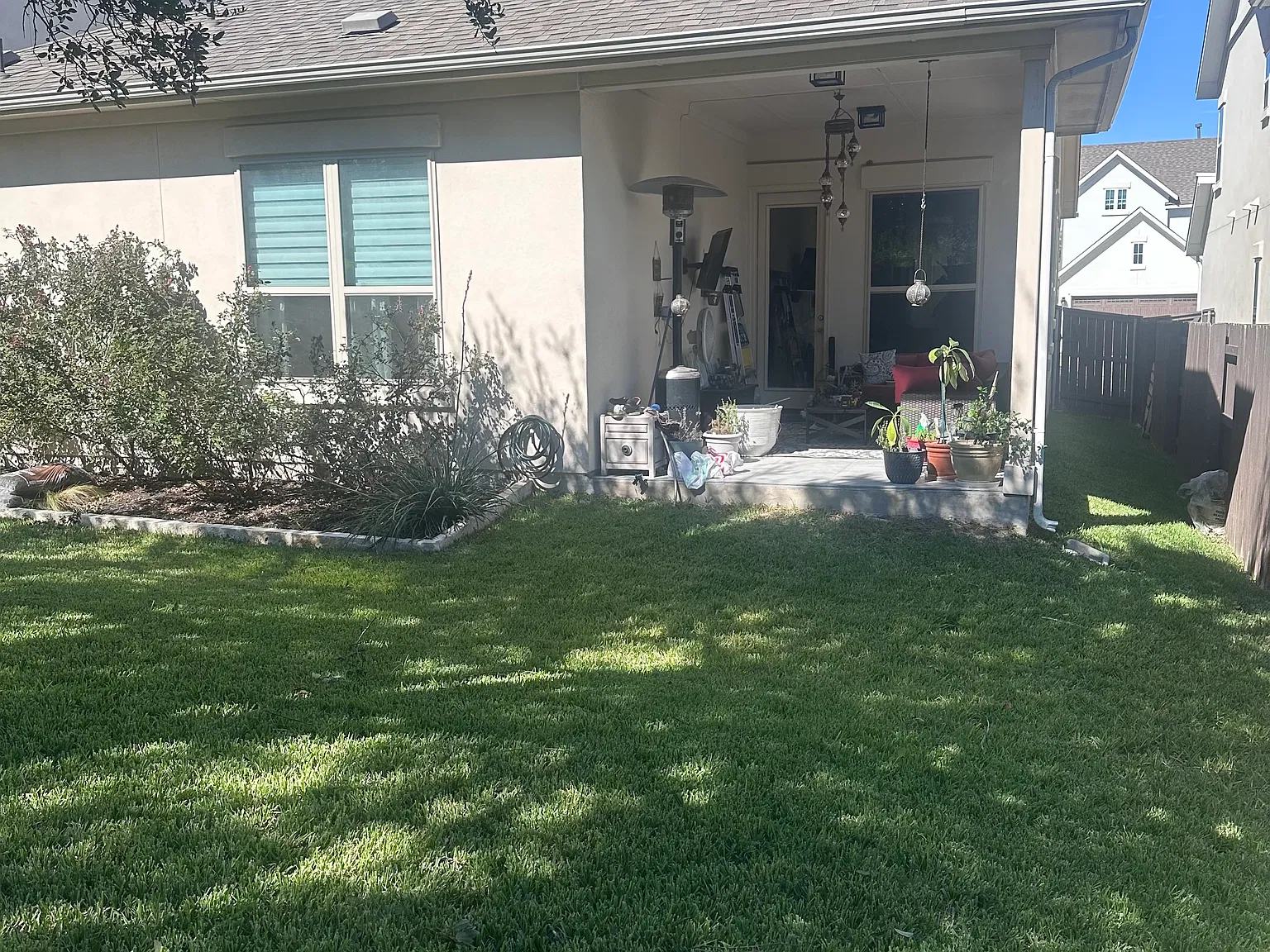 4 bed, 2100 sqft, $2,975 — Photo 4