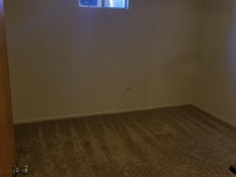 down stairs non conforming bedroom/office 