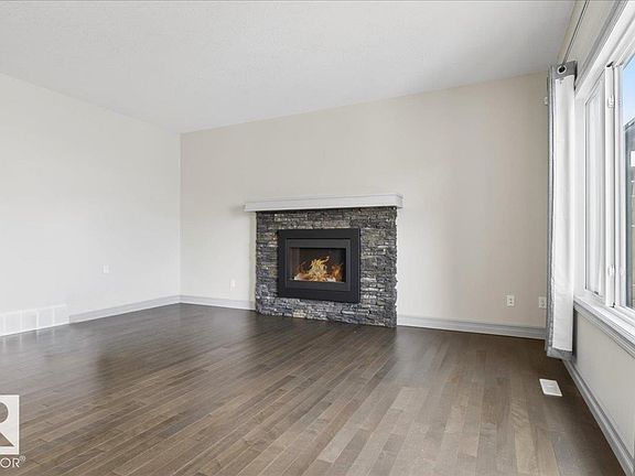 5th image of 5912 19th Ave SW