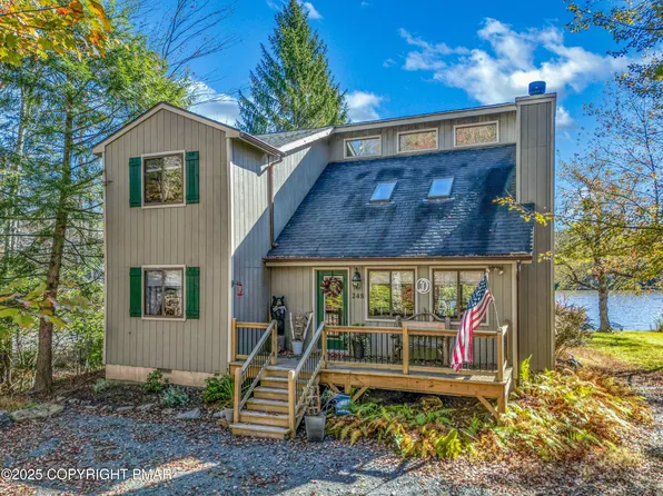 248 N Arrow Dr, Pocono Lake, PA 18347