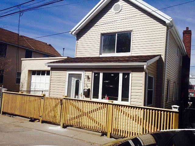 1st image of 21 Bartlett Pl