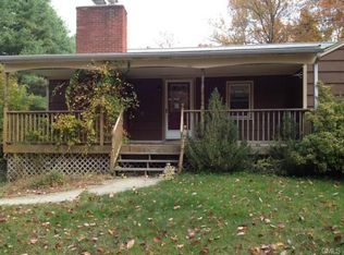 11 Fieldstone Dr, Newtown, CT 06470