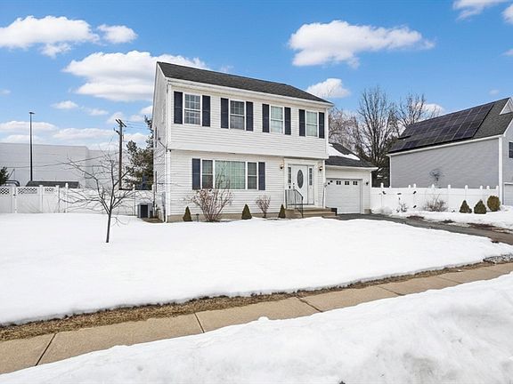 4th image of 44 Naismith St