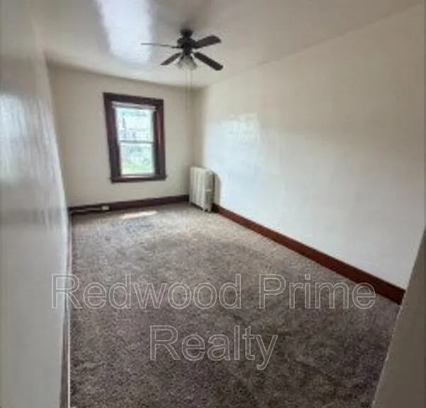 117-119 S Lloyd St #3 — Photo 2