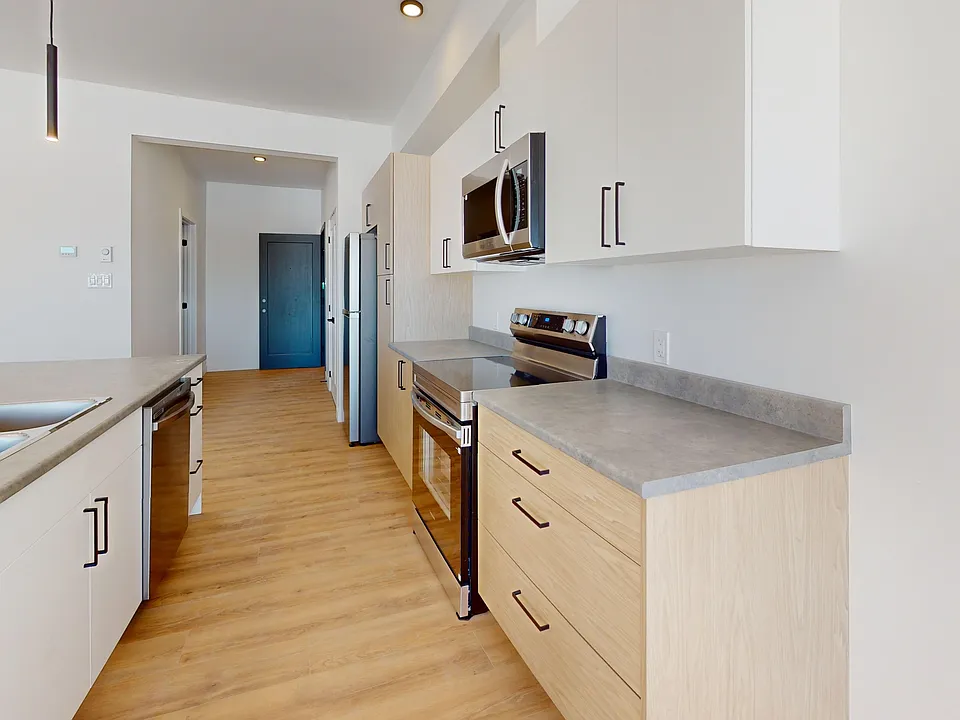 32 Marriott Dr