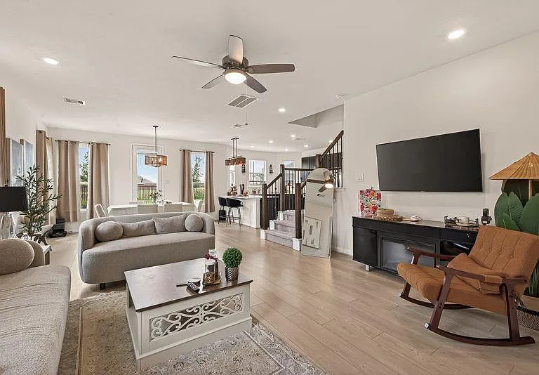 4821 Sun Falls Dr — Photo 4