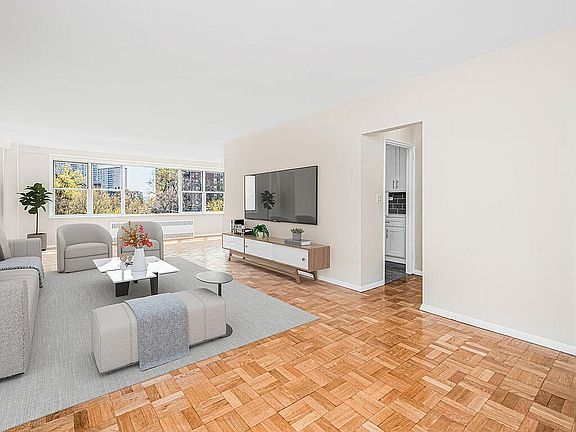 3rd image of 2601 Henry Hudson Pkwy W APT 6C