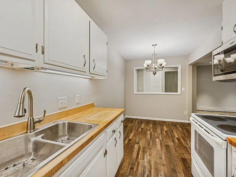 3076 Lexington Ave N #A5 — Photo 7