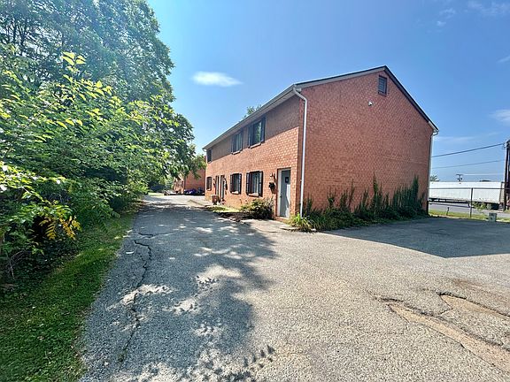 3rd image of 106 Lee Ave NE #5