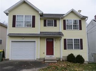 28 Lonsdale St, Waterbury, CT 06704