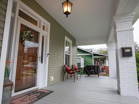 3rd image of 215 E Churchwell Ave