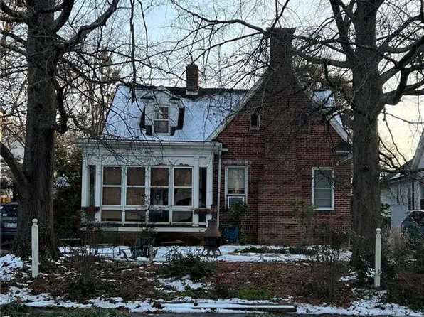 2423 Camden Rd, Greensboro, NC 27403