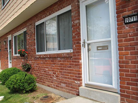 2nd image of 10711 Carroll Wood Way