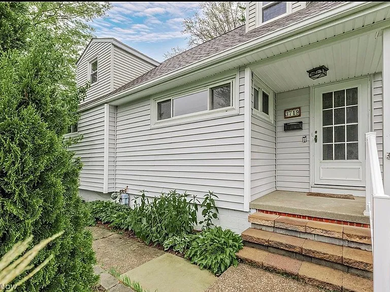 3719 Walter Rd — Photo 1