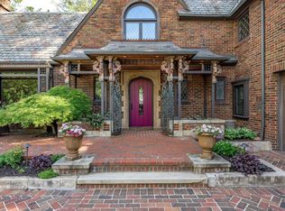 13904 Edgewater Dr, Lakewood, OH 44107