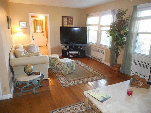4th image of 6849 Sampson Ln