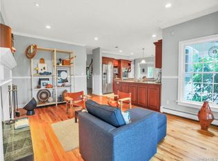 8 Mill River Rd, Setauket, NY 11733