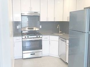 25-72 38th St #2, Astoria, NY 11103