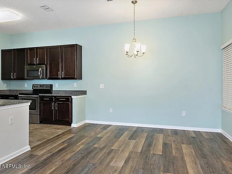 213 Larkin Pl #108 — Photo 4