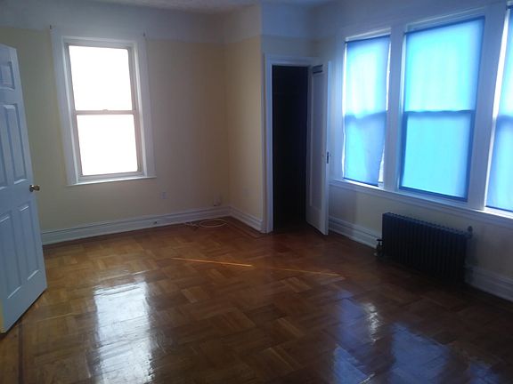 5th image of 4334 Carpenter Ave #2