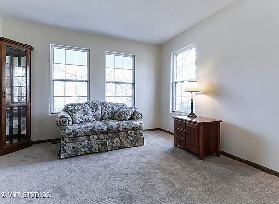 2nd image of 10 Horseshoe Ct
