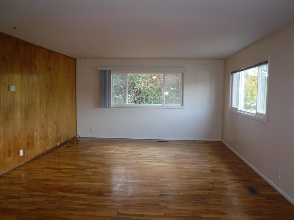 1st image of 207 Nancy Lou Dr