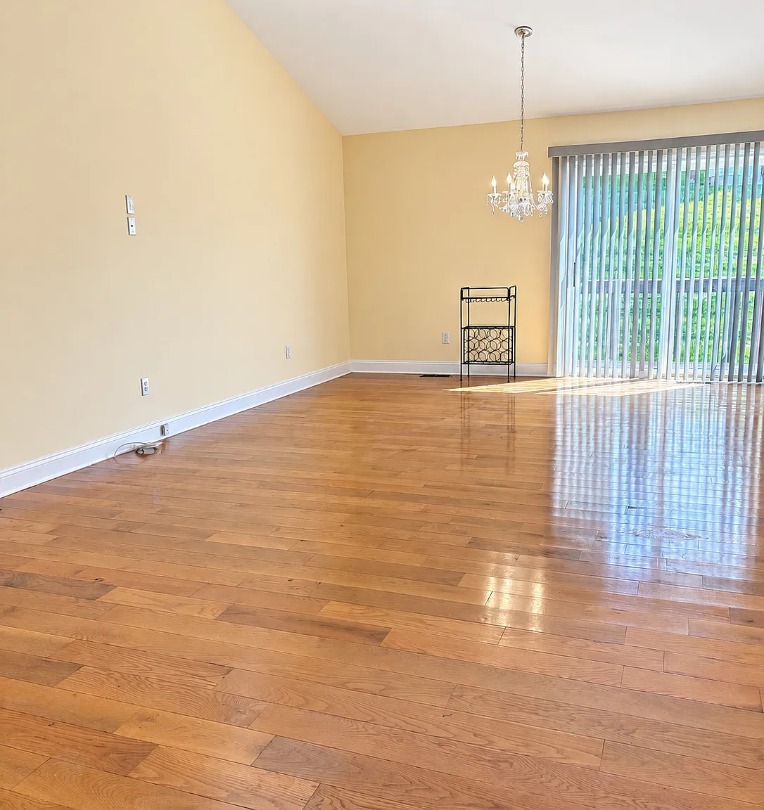 2 bed, 2.0 bath, 1341 sqft, $3,300 — Photo 4