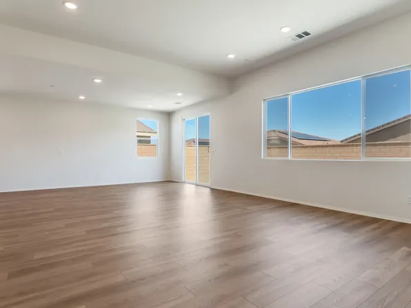 13897 Mesa View Dr, Victorville, CA 92392