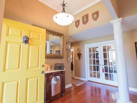 4th image of 5056 Sussex Dr