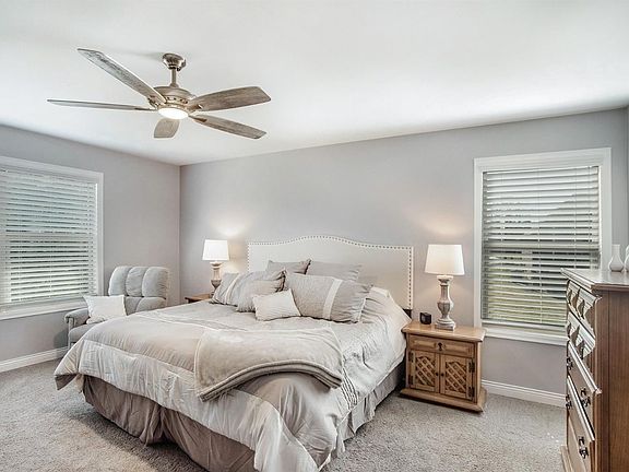 4th image of 718 Pembroke Dr