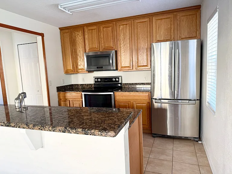 3846 Mandalay Dr — Photo 11