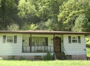 11290 Charleston Rd, Clendenin, WV 25045