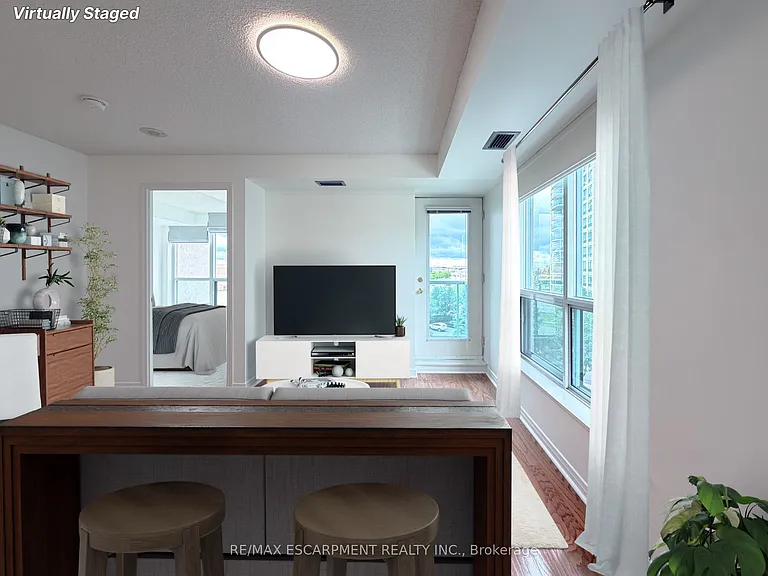 2545 Erin Centre Blvd #509 — Photo 8