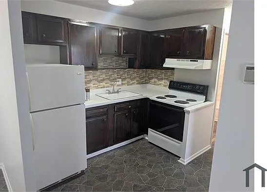 16111 Maple Park Dr — Photo 1