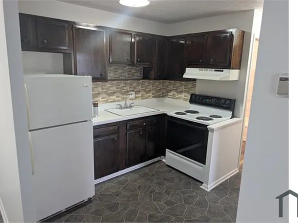 16111 Maple Park Dr, Maple Heights, OH 44137