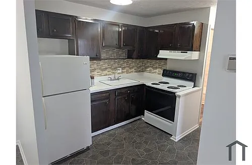16111 Maple Park Dr Photo 1