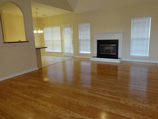 4 bed, 3.0 bath, 2865 sqft, $2,880 — Photo 3