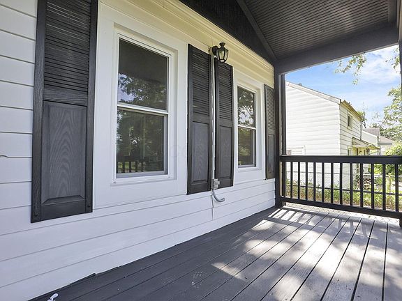 4th image of 2223 Delavan Dr