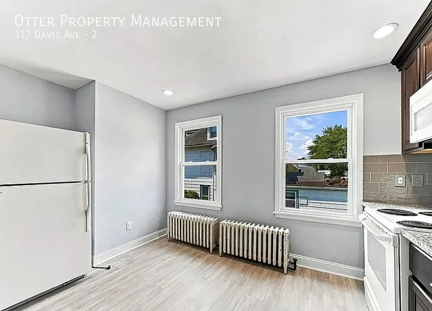 1BR Apartment with Private In-Unit Laundry & Shared Backyard — Photo 3