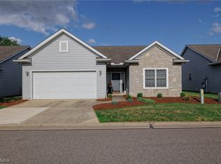 302 Stonehedge Dr, Elyria, OH 44035