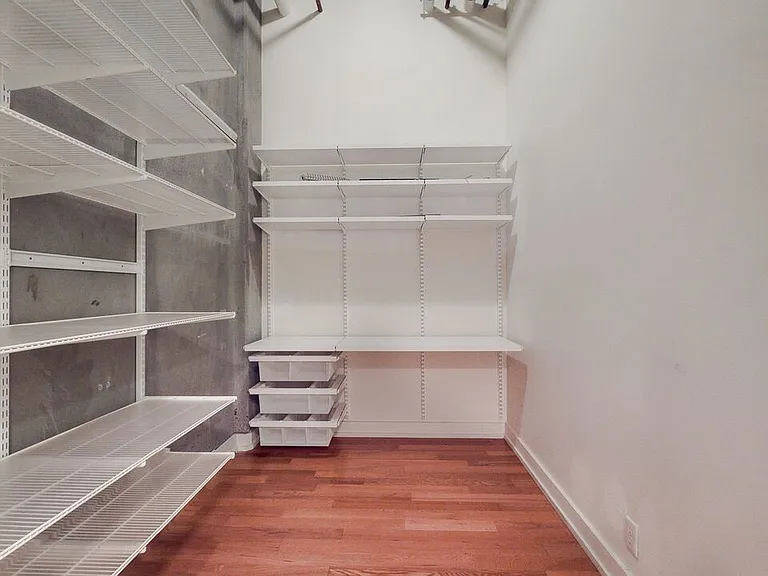 645 W 9th St #718 — Photo 13