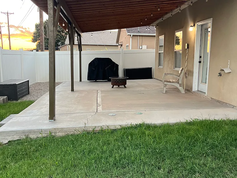 2203 W Washington Ave — Photo 11