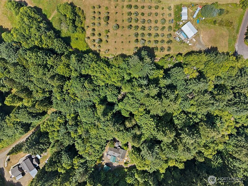 2nd image of 2625 Stonecrest Lane NW