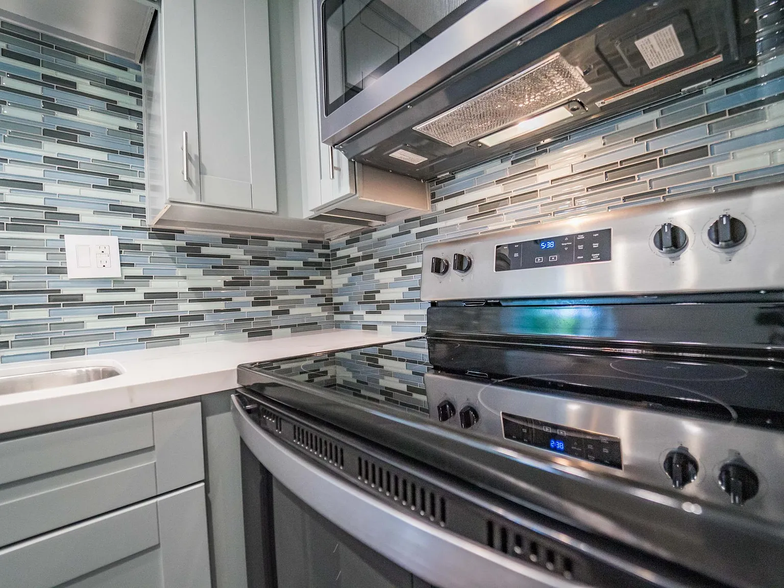 Studio, 475 sqft, $1,865 — Photo 3
