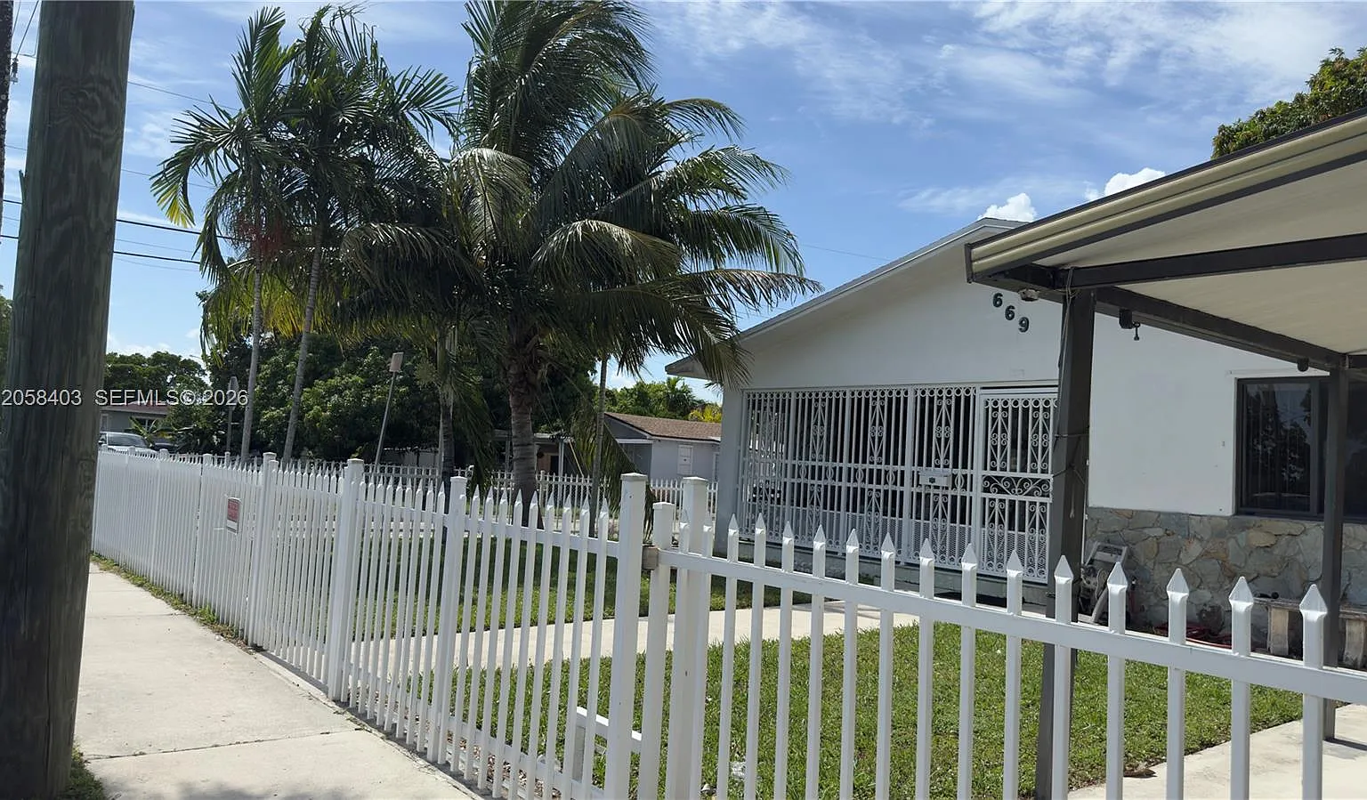 Seminola City Sec 2 — Photo 1