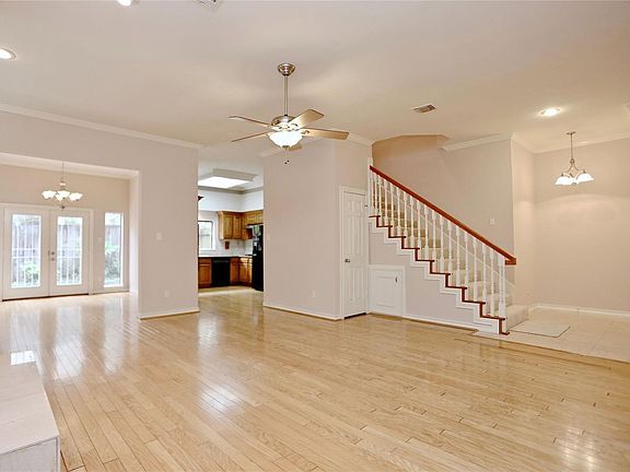 3rd image of 1721 Potomac Dr APT C