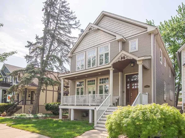2529 W Pensacola Ave, Chicago, IL 60618