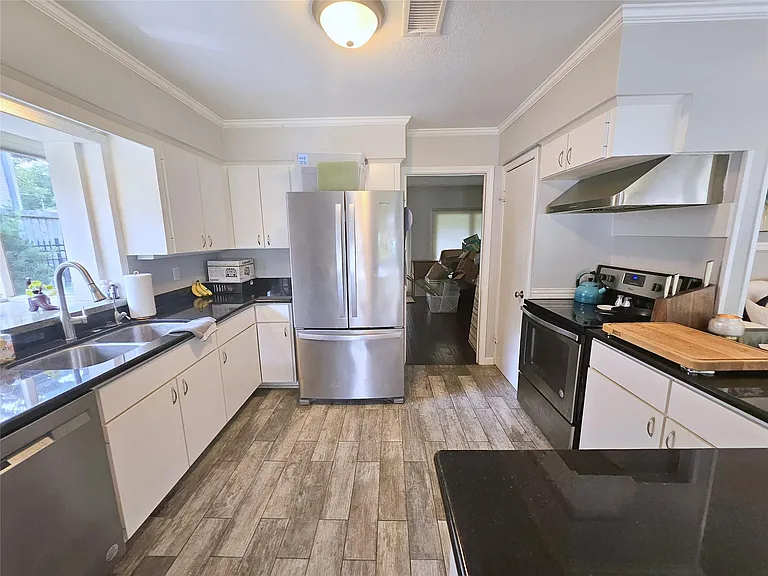 5019 Yarwell Dr — Photo 6