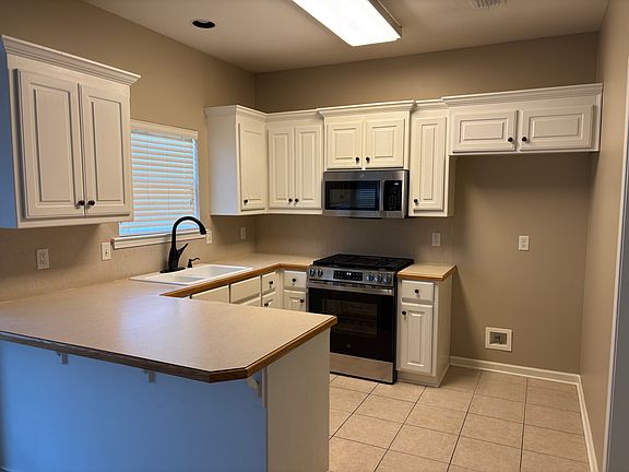 4th image of 3620 Bay Meadow Dr