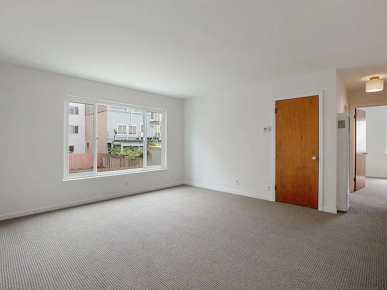 1400 La Playa Ave — Photo 4